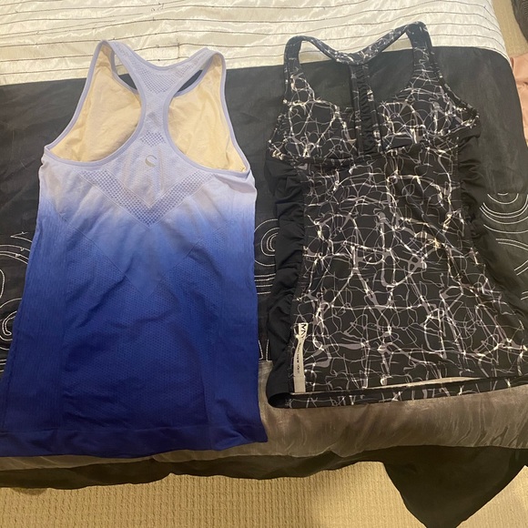 Pair of Active sports tanks with built in bras - Picture 4 of 8